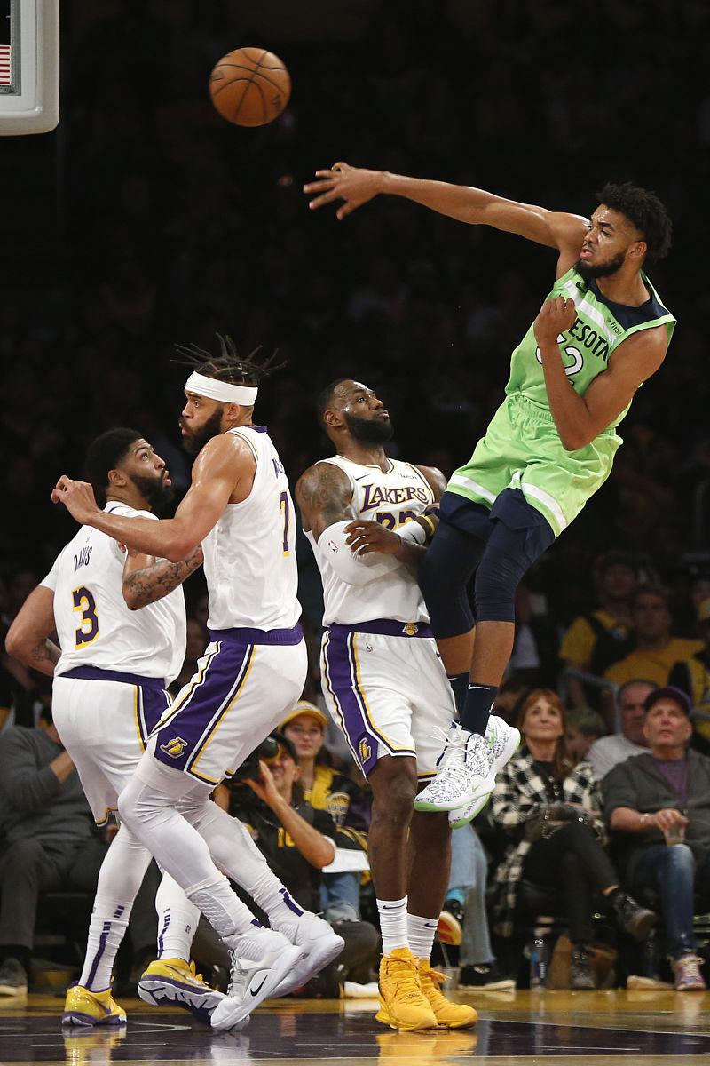 包含独行侠带队取胜！，Ning重要时刻出色防守赛场气氛高涨的词条