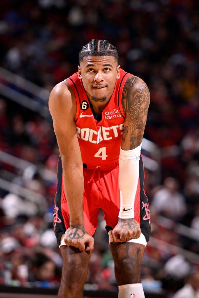 欧篮联今夜走向成谜；明尼苏达森林狼更衣室发声；气氛紧张；更衣室氛围转暖的简单介绍