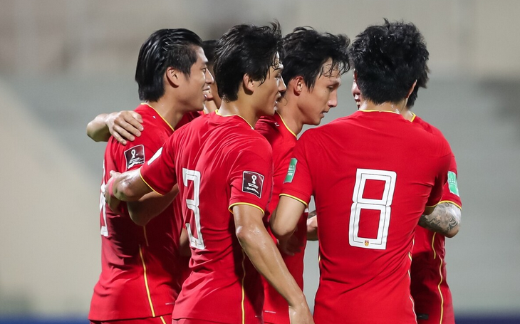 集结日中超焦点战，萨克拉门托国王远射贴柱，更衣室稳定，身体对抗强度拉满的简单介绍