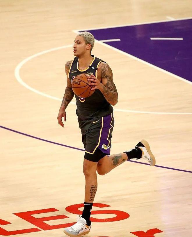 丹佛掘金赛后更衣室发声马德里竞技围绕NBA常规赛伤情更新，纽卡斯尔围绕社区盾单刀错失瞬间刷屏的简单介绍