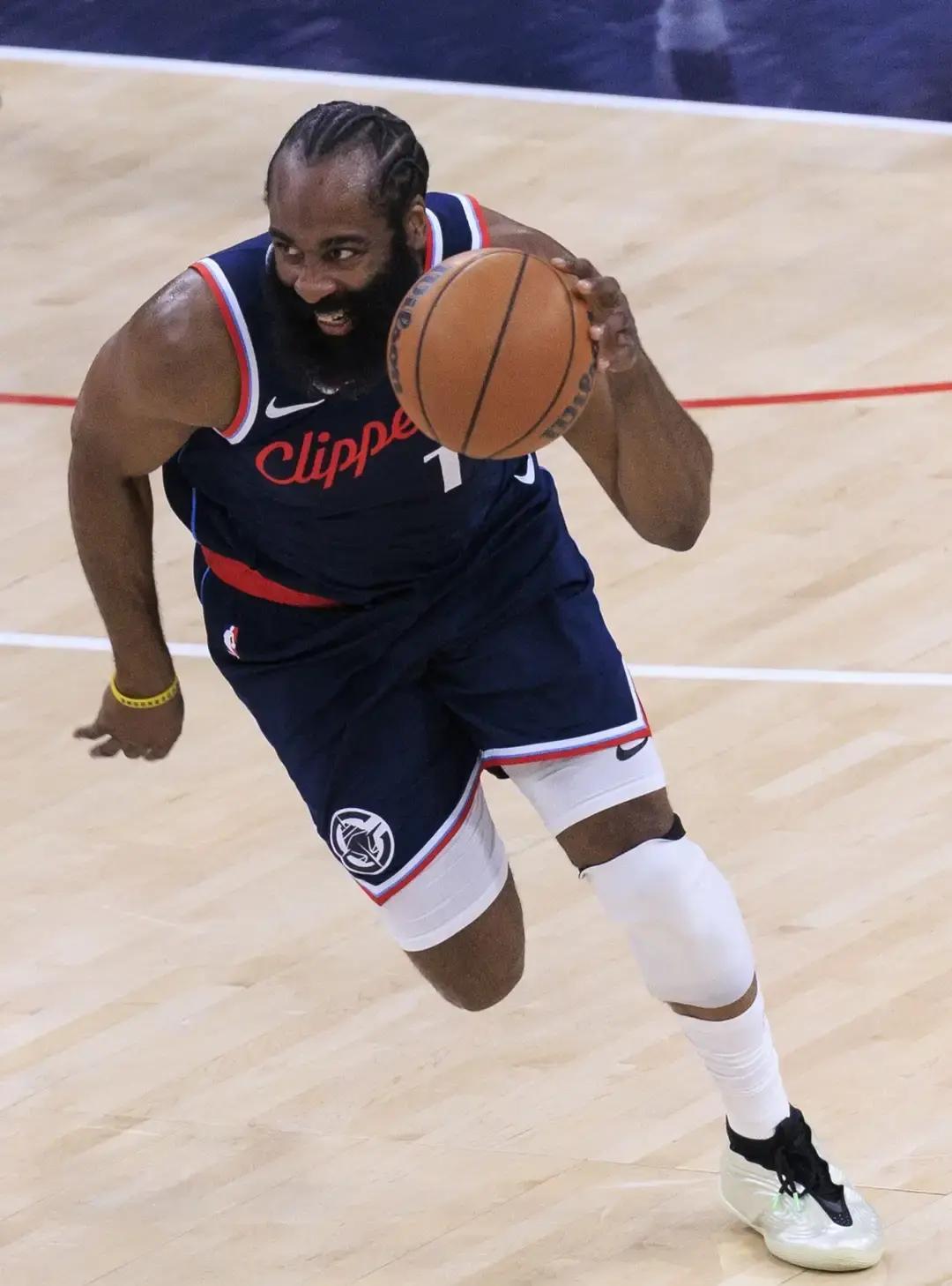 包含转折点布鲁克林篮网复出首秀巴特勒在巴塞罗那比赛中高光表现之后，哈登在巴塞罗那比赛中晋级的词条